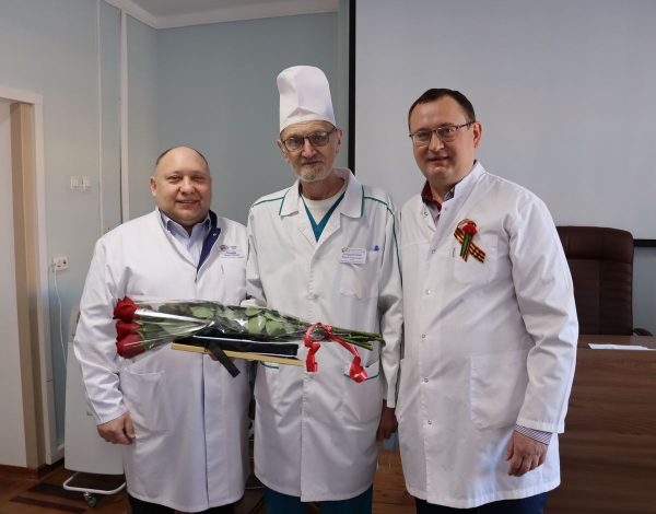 Поздравляем с юбилеем врача анестезиолога-реаниматолога Юрия Мощинского