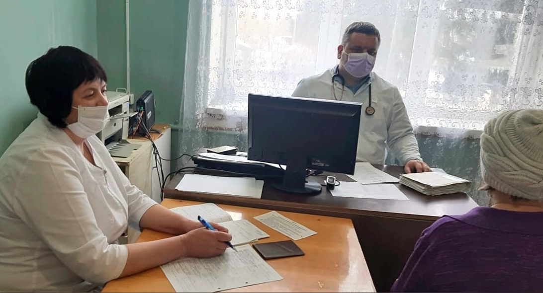 Врачи Курской ОМКБ провели выездной прием пациентов  в Солнцевском районе 